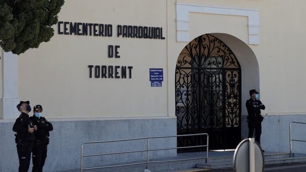 Un tiroteo en el cementerio de Torrent deja dos muertos y un herido de bala