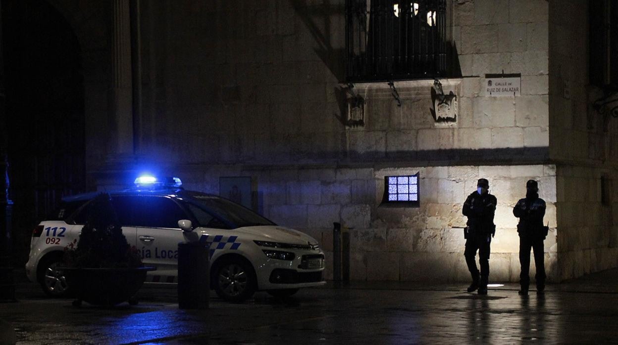 Foto de acrhivo de agentes de la Policía