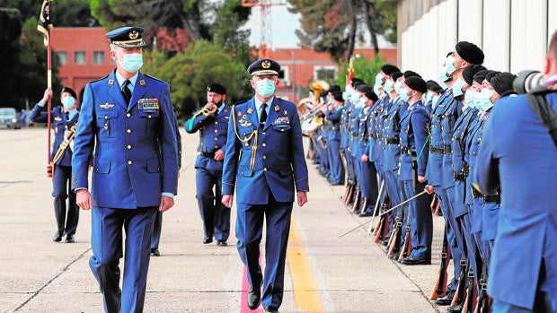 El Rey visita el centro logístico de Armamento y Experimentación del Ejército del Aire