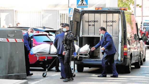 Muere abatido por la Policía un indigente enfermo mental que atacó con cuchillo frente a un ambulatorio