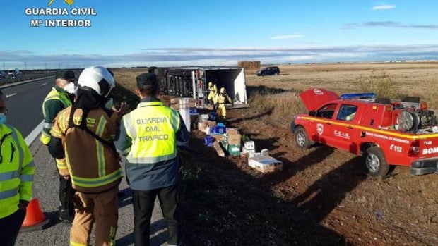 Un conductor de transportes de mercancías peligrosas vuelca en Argecilla y da positivo en drogas