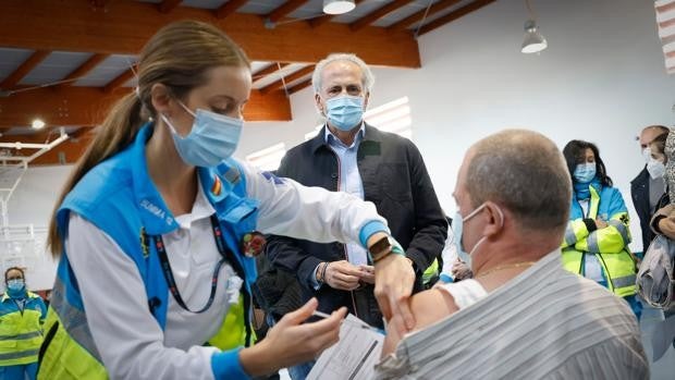 La campaña de la gripe se extiende desde hoy a mayores de 60 años y grupos vulnerables