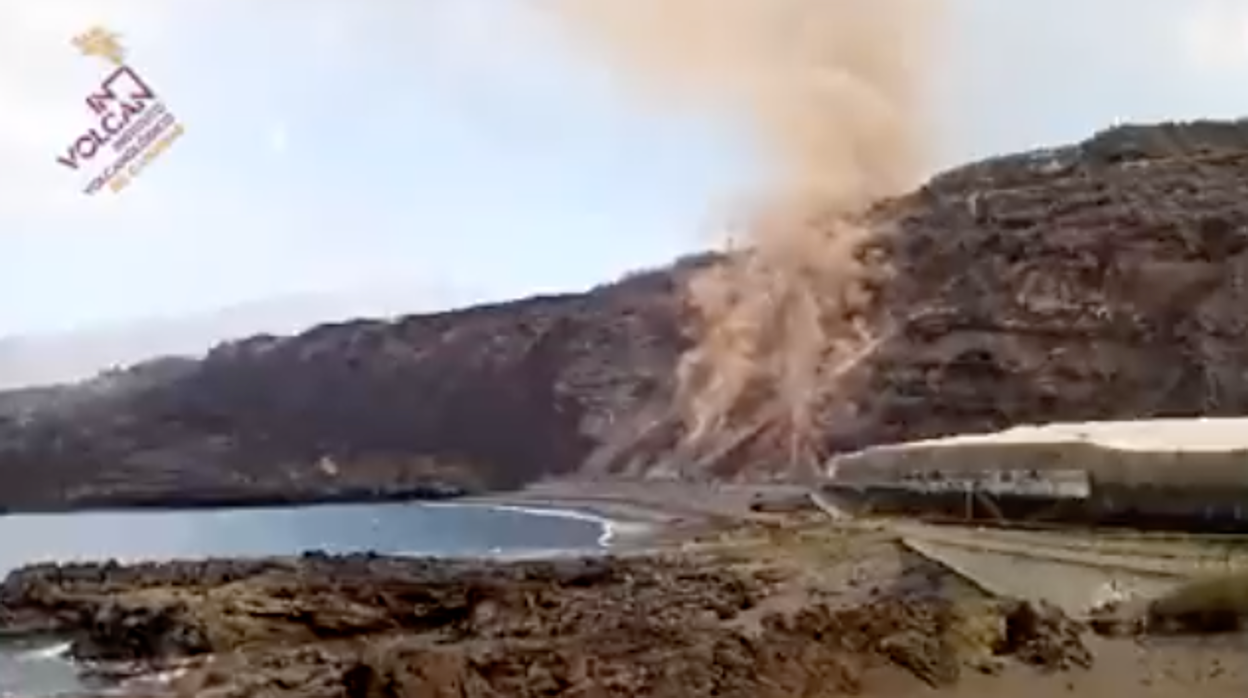 Llegada de la lava a la playa de Los Guirres