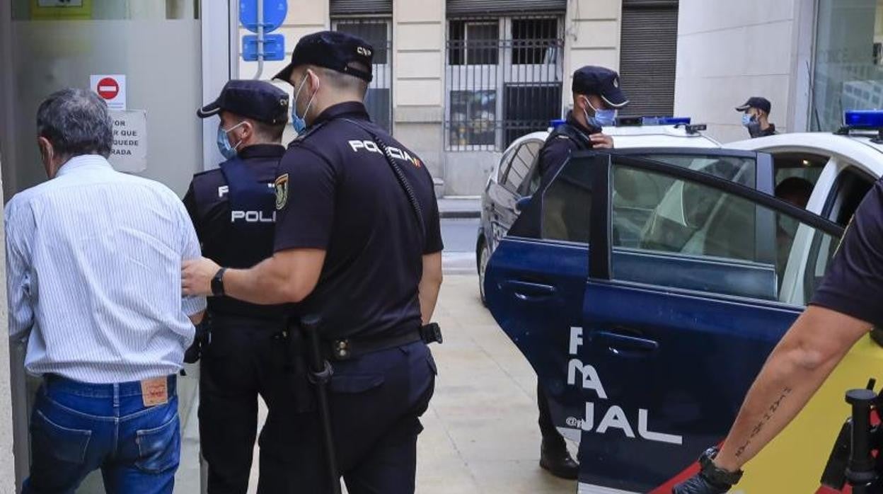 Imagen de archivo de una detención de la Policía Nacional