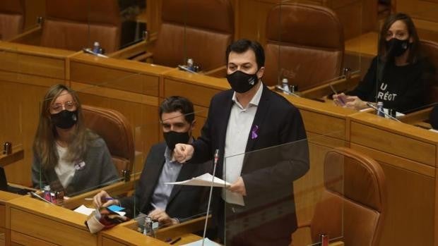 Gonzalo Caballero utiliza su careo con Feijóo para reivindicar su continuidad en el Parlamento gallego