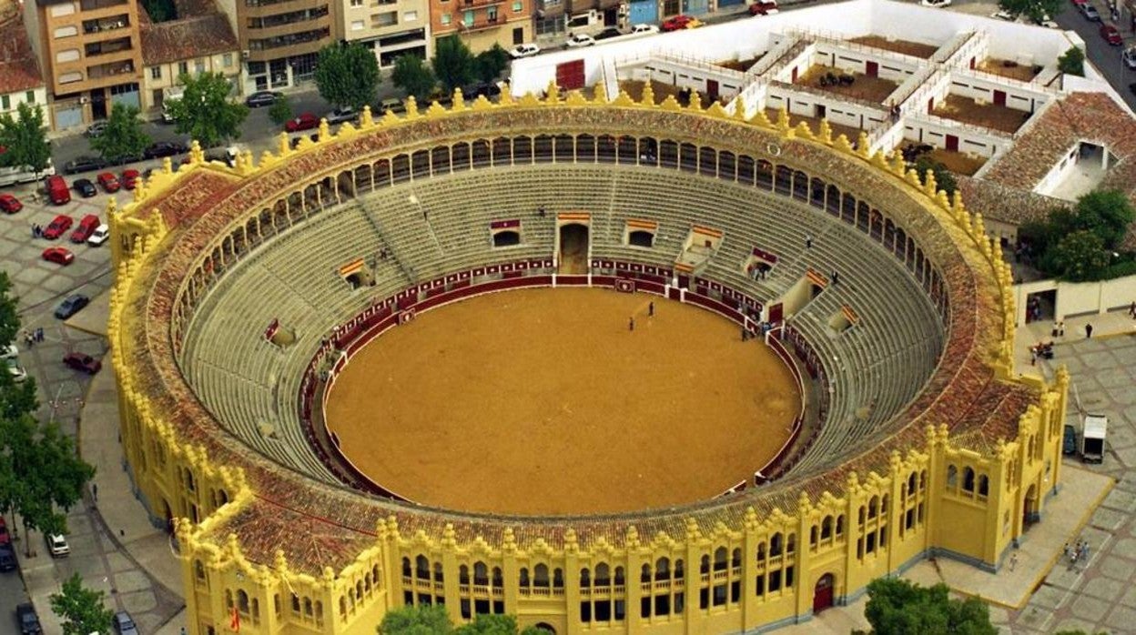 La plaza de toros 'La Chata' de Albacete vista desde las alturas