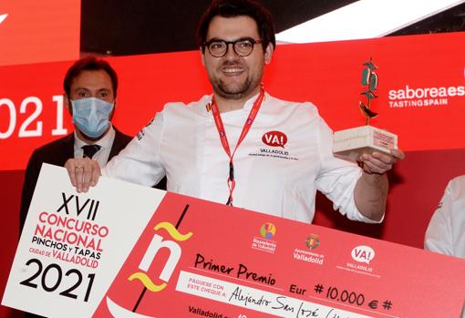 El cocinero Alejandro San José, ganador del XVII Concurso Nacional de Pinchos y Tapas