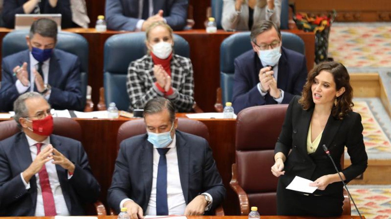 La presidenta de la Comunidad, Isabel Díaz Ayuso, en la sesión plenaria de hoy