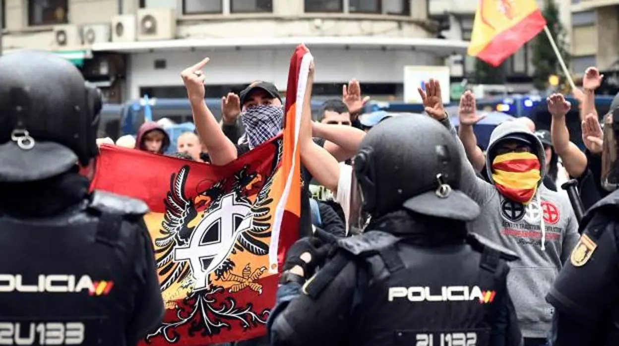 La Policía controlando una manifestación en Valencia