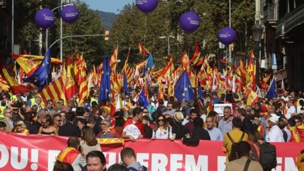 El manifiesto por la unión de la derecha en Cataluña ya supera las 600 firmas