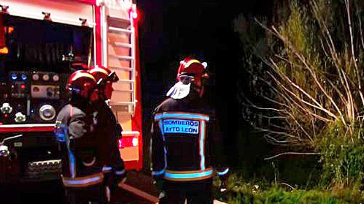 Bomberos de León, durante una salida por otra emergencia