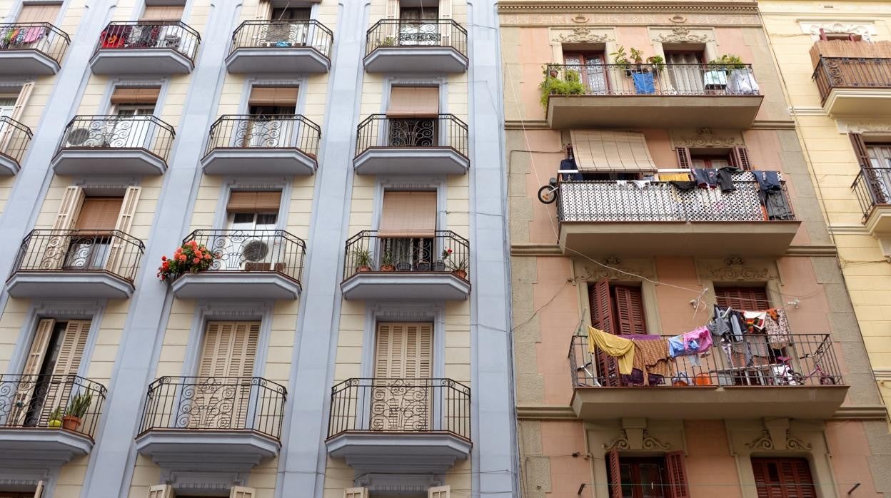 Imagen de dos bloques de viviendas en la ciudad de Valencia