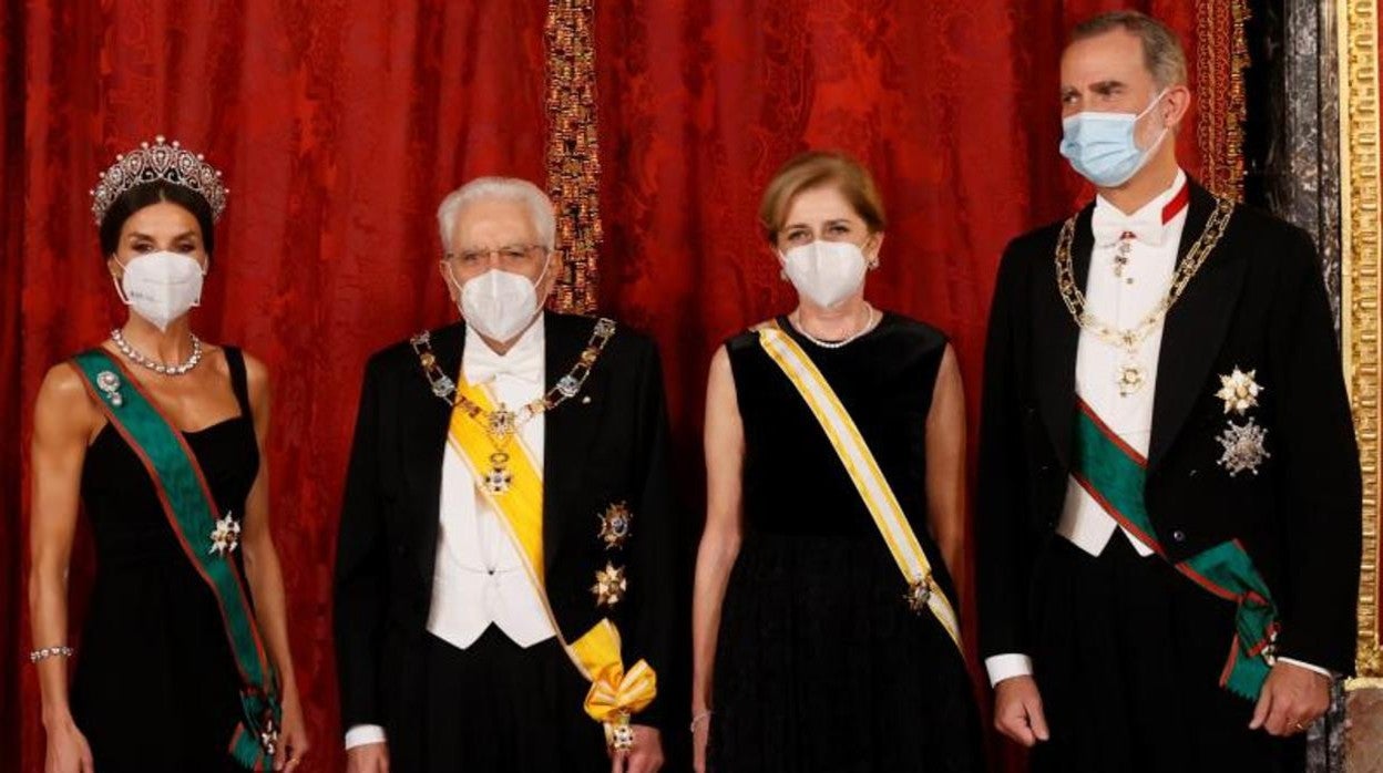 Los Reyes, junto al presidente de Italia, Sergio Mattarella, y su hija Laura