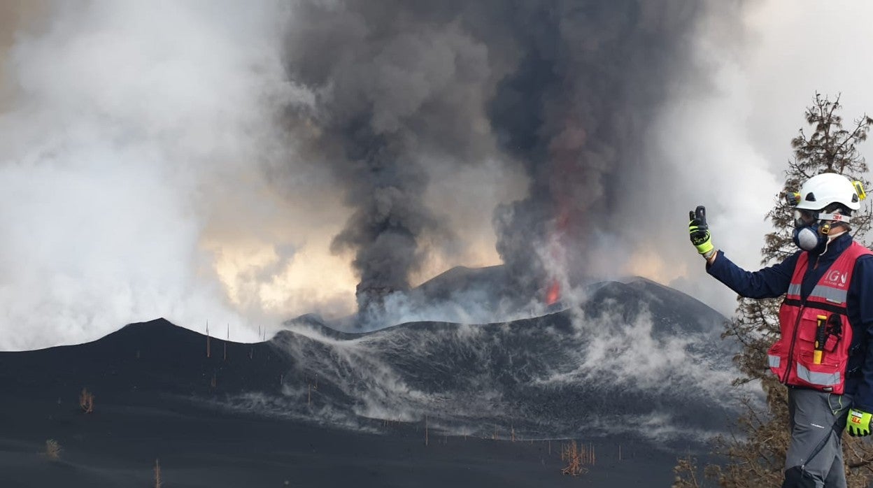 Controlando la calidad del aire en las inmediaciones de la ladera este de la erupción