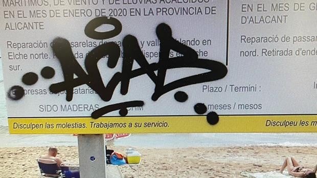 Policías de Elche y Santa Pola detienen al grafitero más escurridizo tras un año de investigación