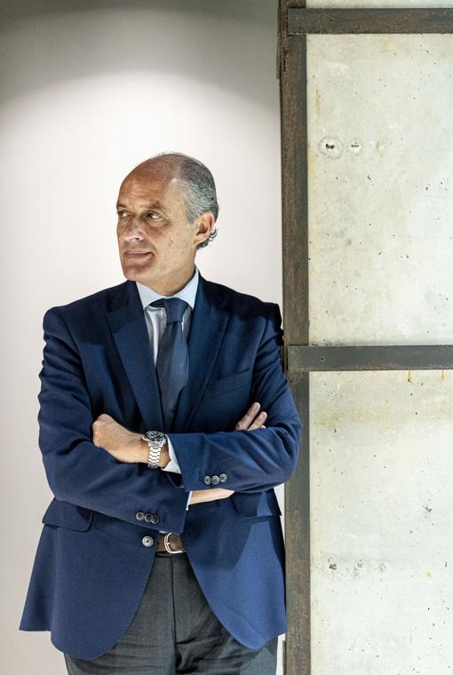 Francisco Camps, en el despacho en el que ejerce como abogado