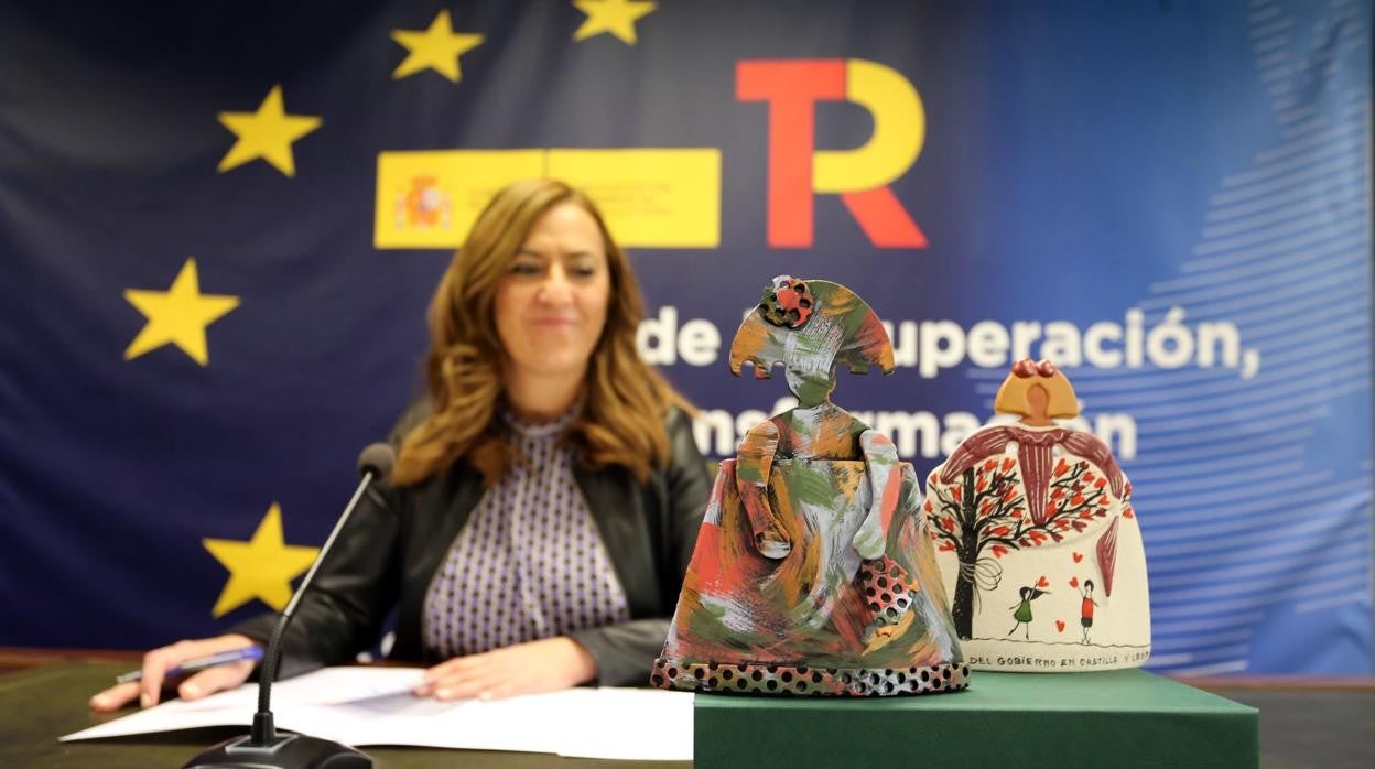 La delegada del Gobierno, Virginia Barcones, durante la presentación de los galarones