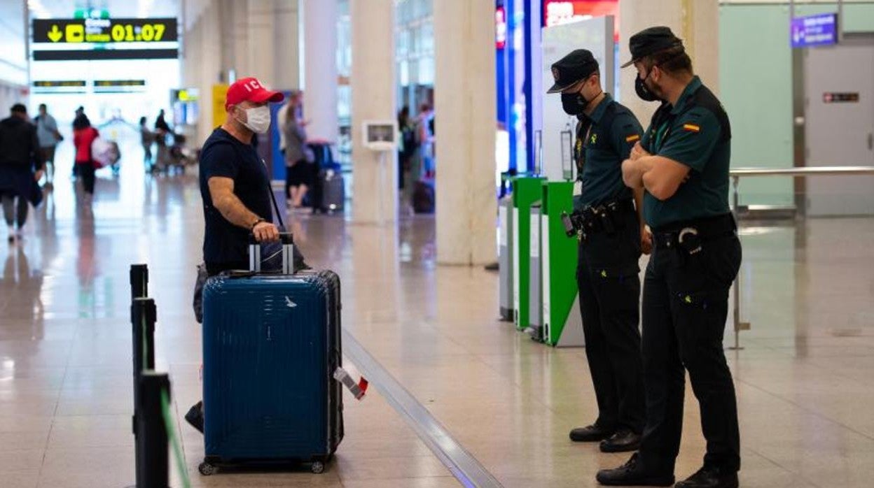 Control de pasajeros en el Aeropuerto de El Prat