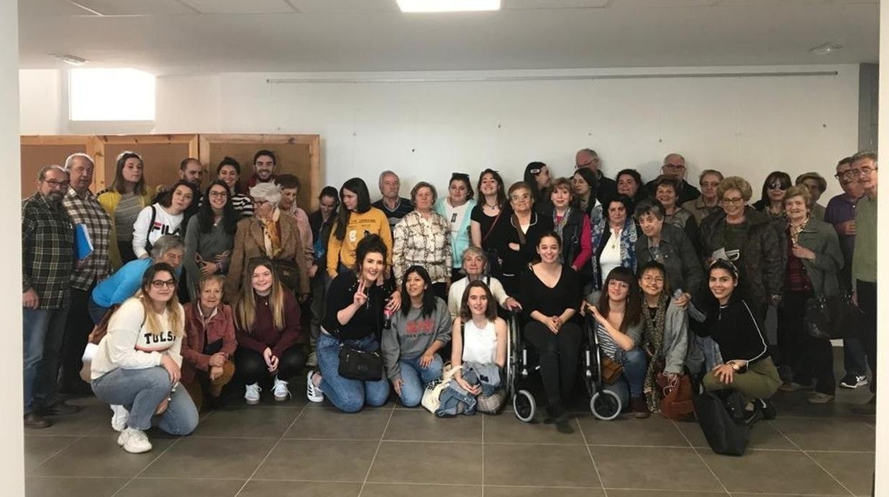 Alumnos y profesores de la Universidad de la Experiencia en Guardo (Palencia)