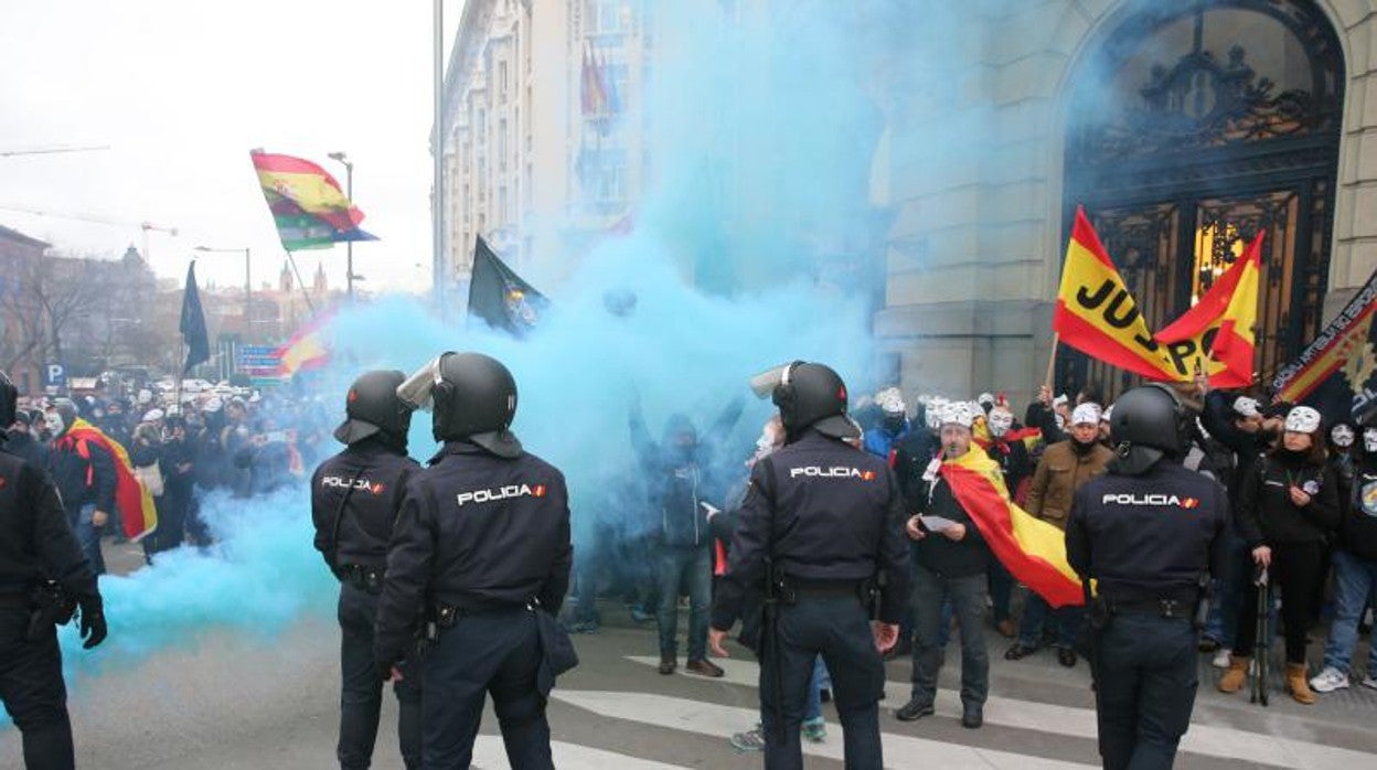 Manifestación de Jusapol en el Congreso en marzo de 2020