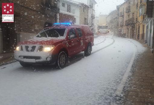 Vehículo de Bomberos Forestales en la localidad castellonense de Castellfort