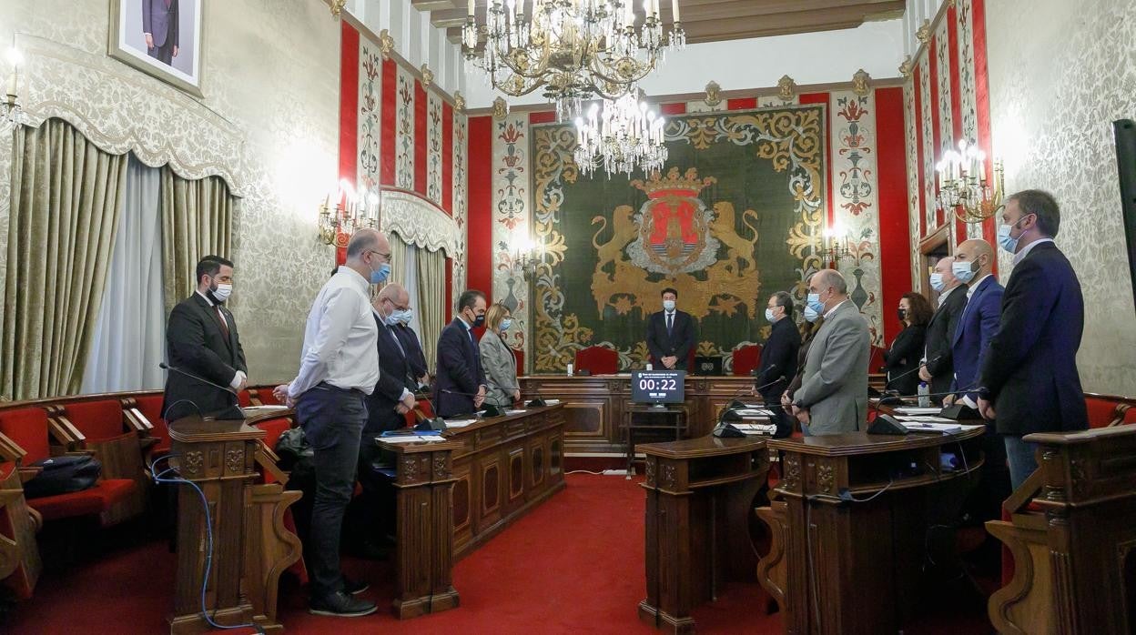 Un momento de la sesión plenaria de este jueves en el Ayuntamiento de Alicante