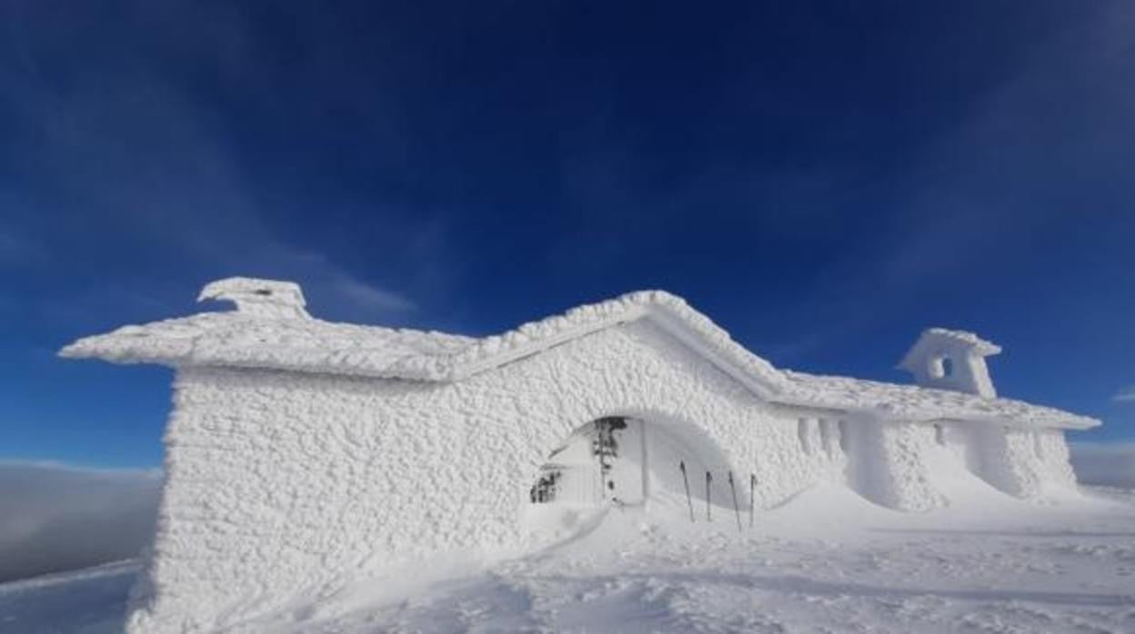 imagen de la ermita de San Donato en Navarra durante la nevada del mes de enero de este año.