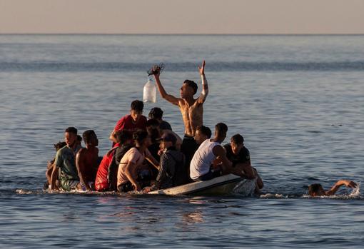 Marruecos cierra los accesos fronterizos e interrumpe el éxodo migratorio