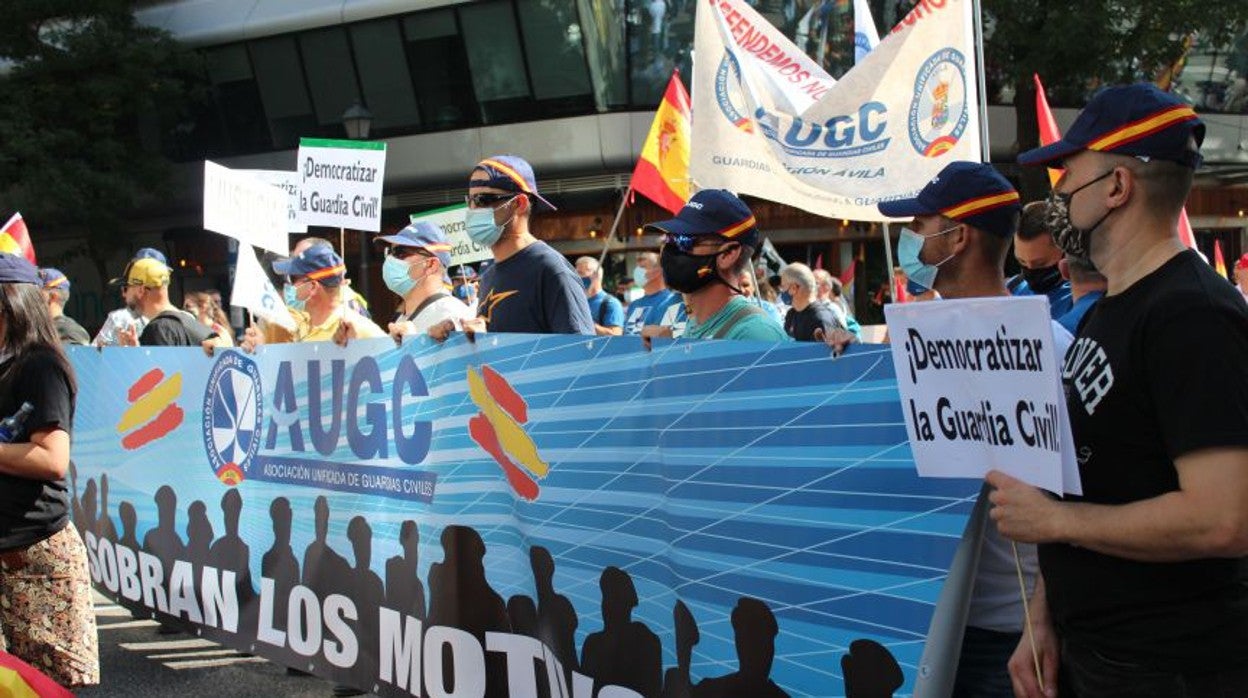 Protesta de agentes en la calle