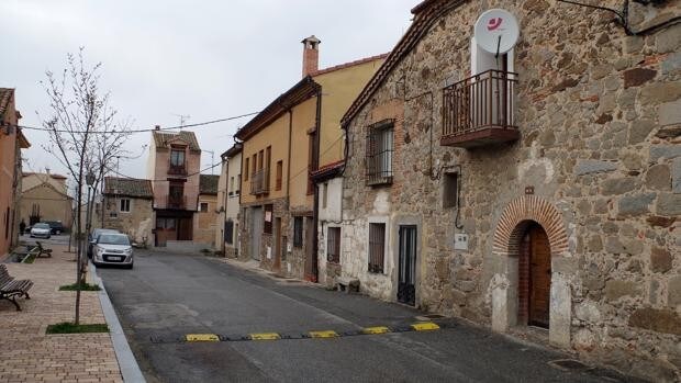 Los mayores de San Cristóbal de Segovia ponen «voz» a las piedras y  edificios del municipio