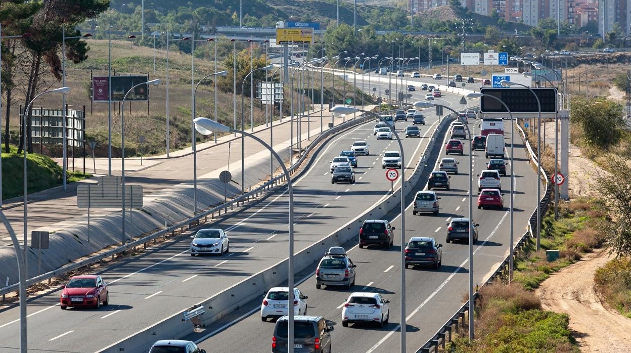 Tráfico en la carretera del Polígono