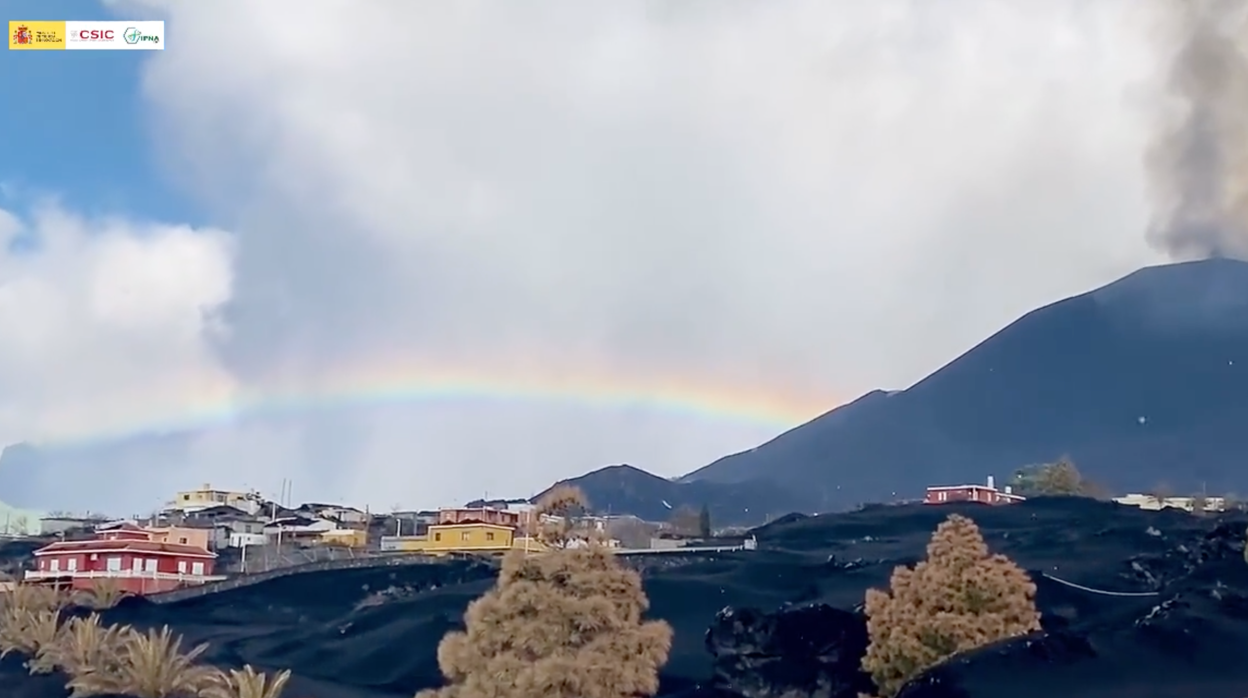 Arcoiris sobre el barrio de Las Manchas