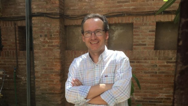 «Zapatero hizo de la memoria mercancía electoral e Iglesias siguió el camino»