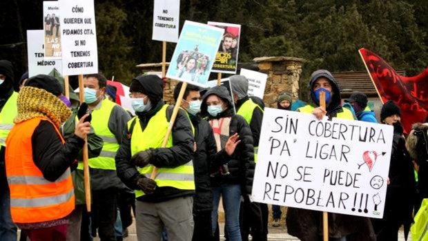 Casi 300 vecinos de Muriel de la Fuente (Soria) exigen la presencia del médico y cobertura telefónica