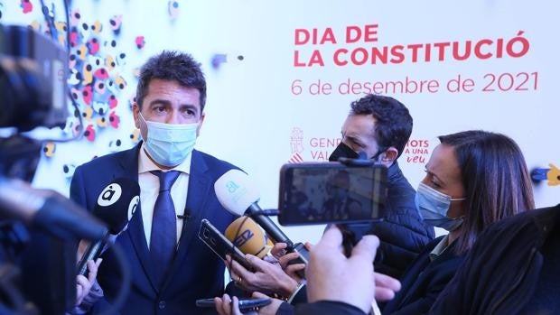 Carlos Mazón, en el Día de la Constitución: «Vigilamos que no haya sumisión de Puig ante el Gobierno»