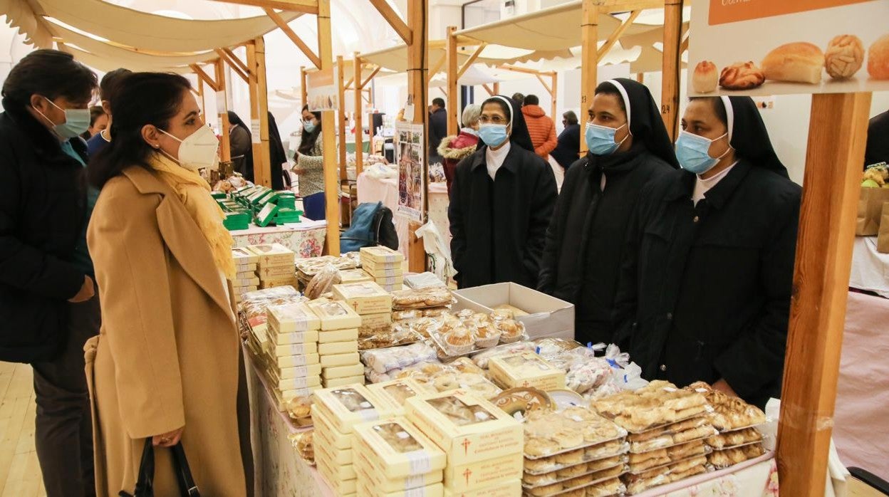 Los dulces que realizan las religiosas en sus conventos están muy presentes en esta feria