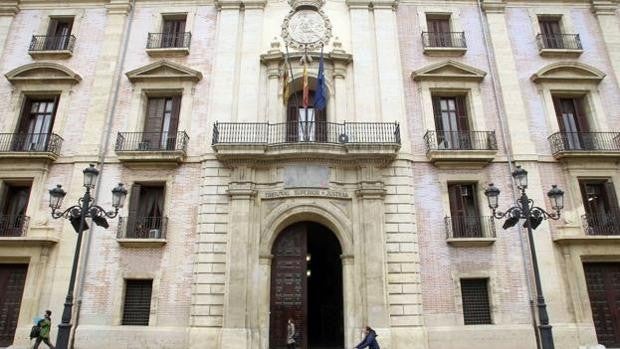 Condenan a la Generalitat Valenciana a indemnizar a una paciente con secuelas por no informarle de los riesgos de una mastectomía