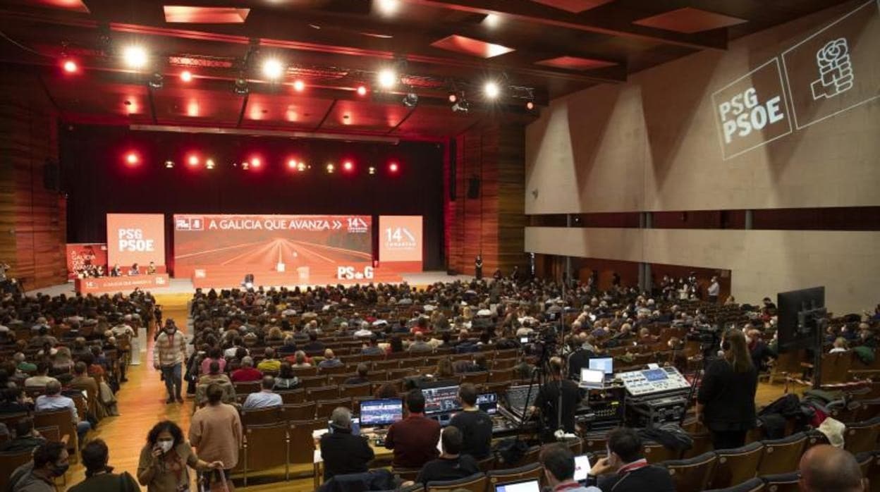Vista del plenario durante el XIV congreso del PSdeG, este martes en el Palacio de Congresos de Santiago