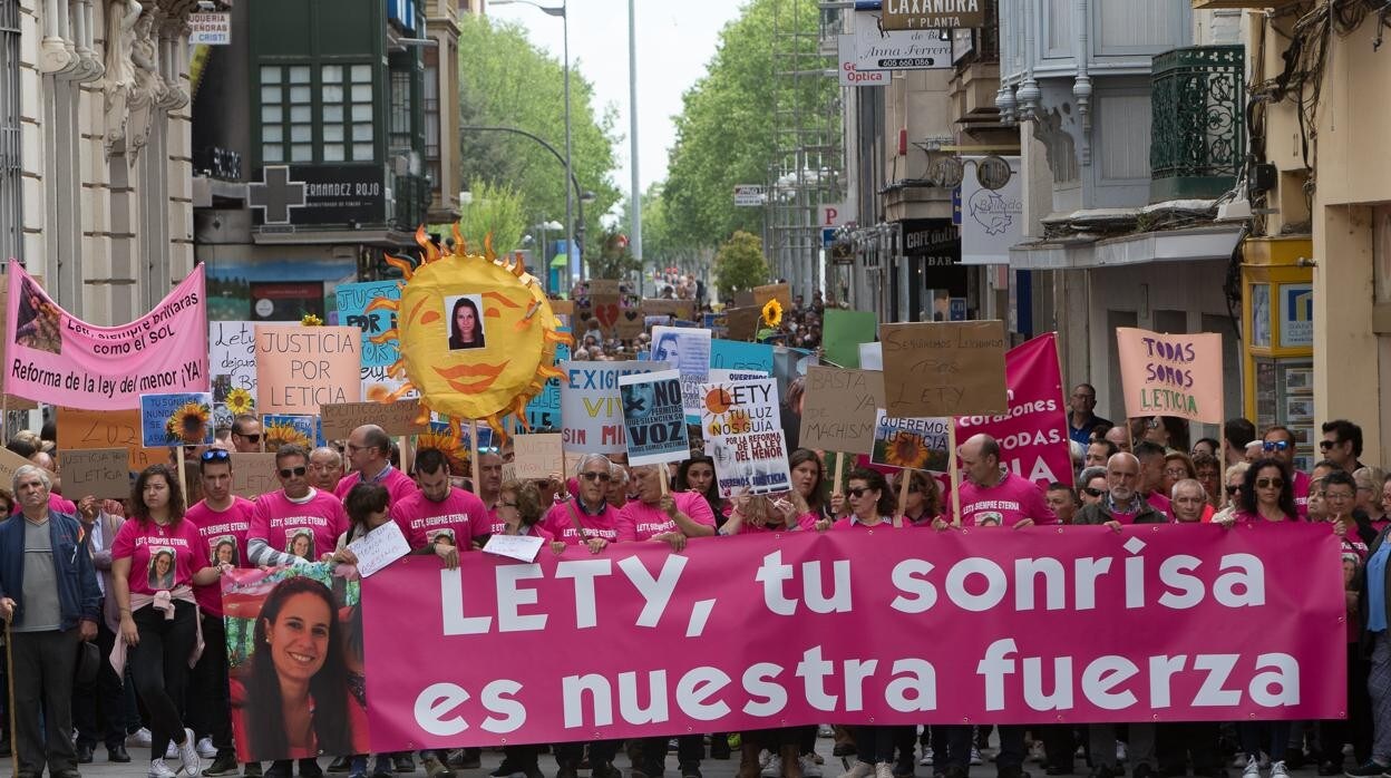 La plataforma 18-M y los familiares de Leticia Rosino en 2018, durante una manifestación en memoria de Leticia para pedir el endurecimiento de la Ley del Menor