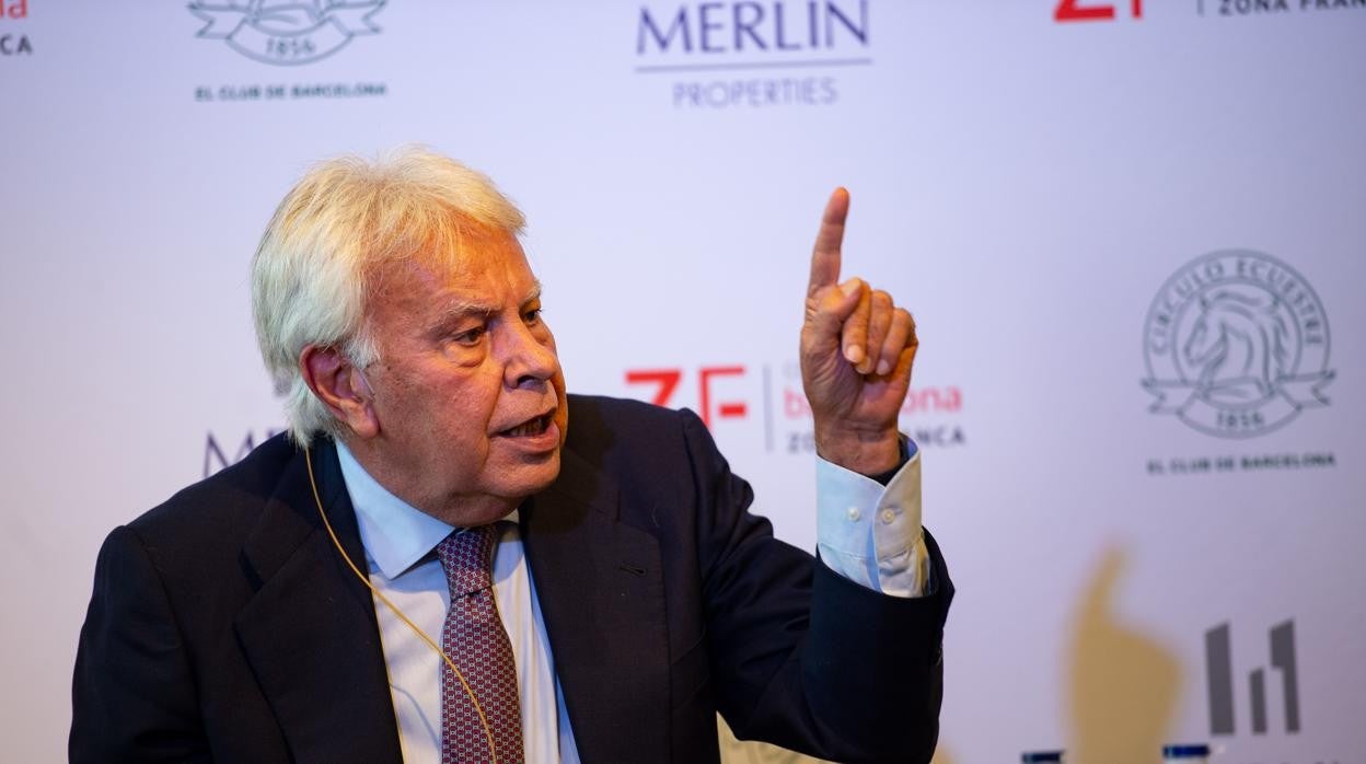 El expresidente del Gobierno, Felipe González, durante un coloquio