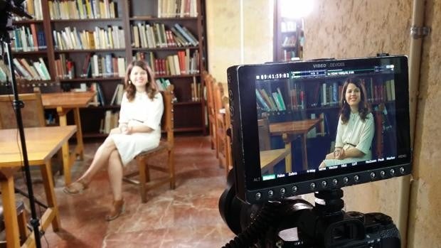 La filóloga y profesora Lola Pons se alza con el premio Miguel Delibes 2021