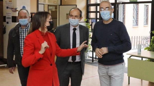 Educación y sindicatos pactan una bajada de ratios y mejoras en el horario lectivo del profesorado