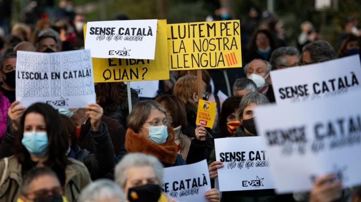 Protesta en Canet de Mar (Barcelona) contra la sentencia del 25% de castellano en la escuela