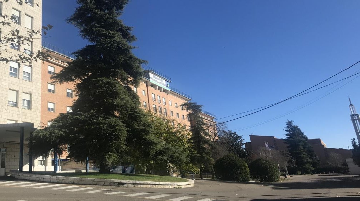 El hospital Virgen de la Salud, solitario, tras su traslado al barrio del Polígono de Toledo