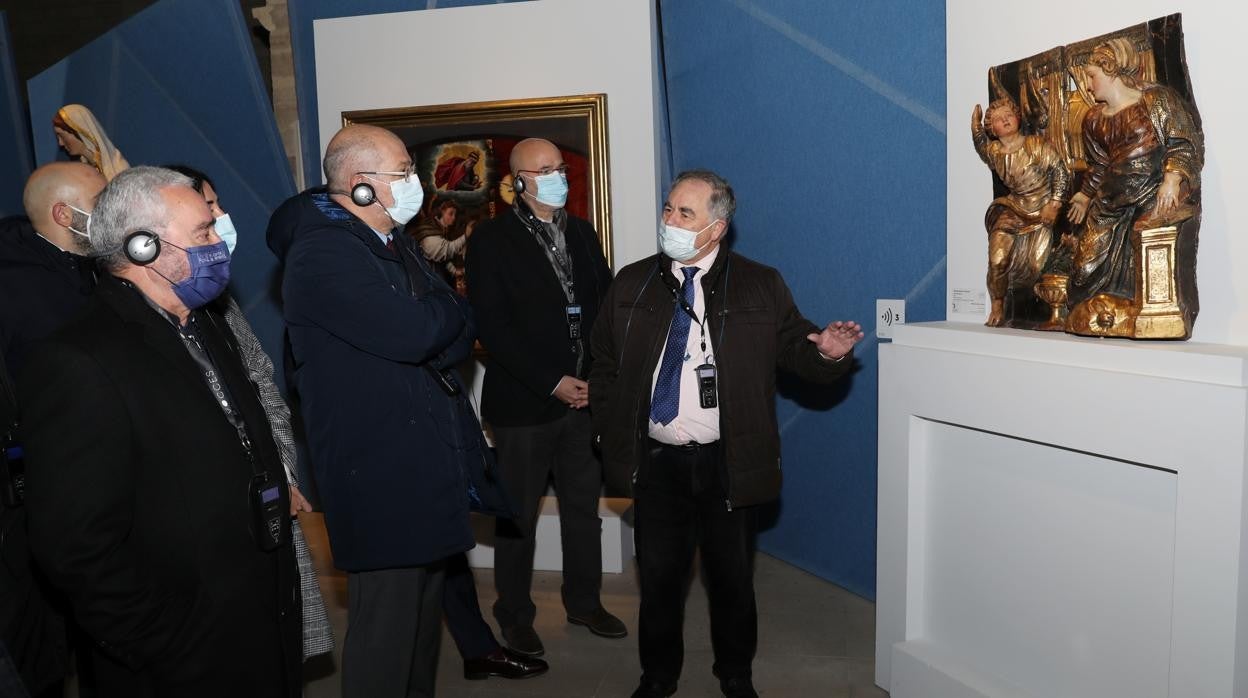 Francisco Igea y Gonzalo Jiménez, durante su visita a la exposición LUX de las Edades del Hombre en Carrión de los Condes (Palencia)