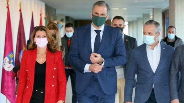 Ortega Smith reta a Mañueco: «Deja de esconderte y convoca de una vez elecciones ya»