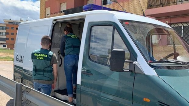 Arrestan a tres personas por estafar más de 2.000 euros al falsificar tarjetas de crédito en Valencia