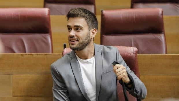 El portavoz de Compromís Fran Ferri deja Las Cortes Valencianas para volver a su carrera profesional