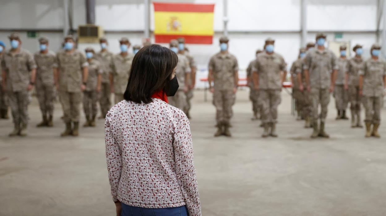 La ministra de Defensa, Margarita Robles, el miércoles en Dakar (Senegal)