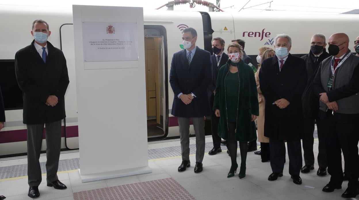 Viaje inaugural del nuevo tramo entre Pedralba de la Pradería y Ourense de la Línea de Alta Velocidad Madrid-Ourense, presidido por presidido por el Rey Felipe VI y el presidente del Gobierno, Pedro Sánchez